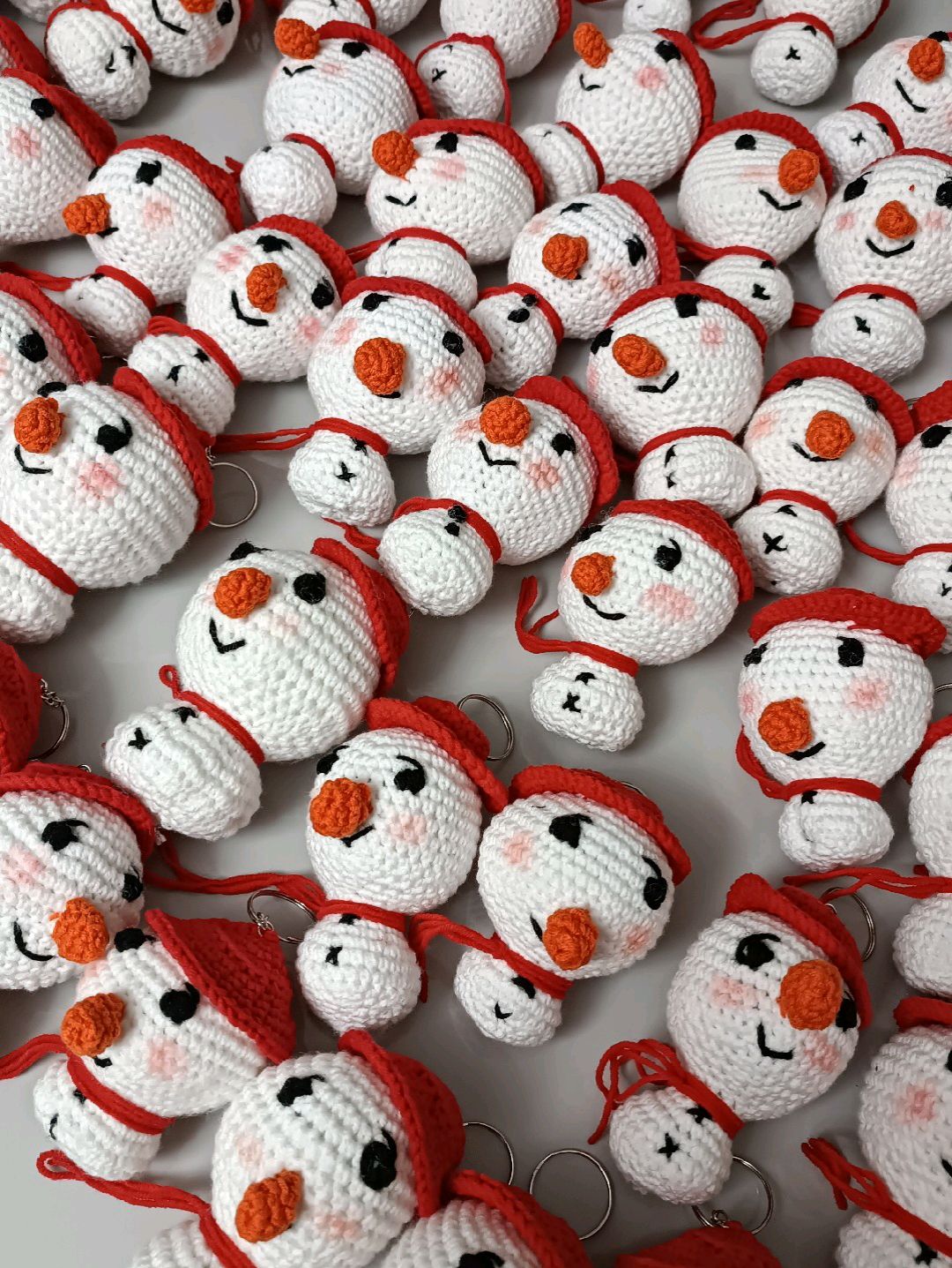 amigurumi-kardan-adam-beyaz