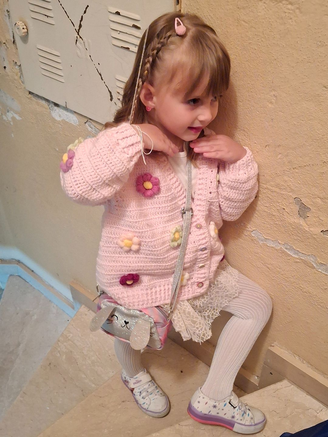 1-yas-ve-uzeri-cicekli-ve-motifli-hirka-pembe