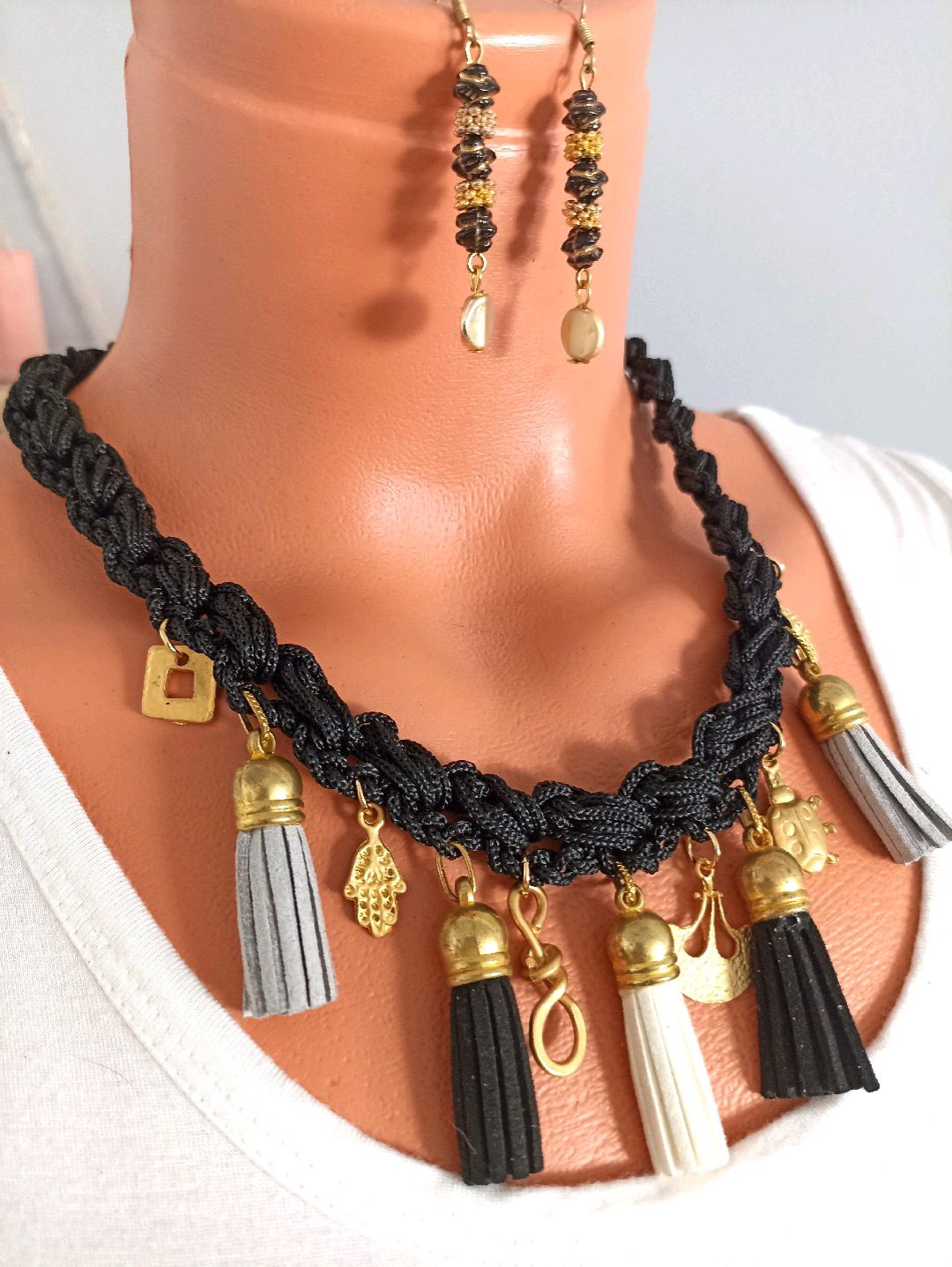 siyah-makrome-tasarim-puskullu-taki-set-siyah