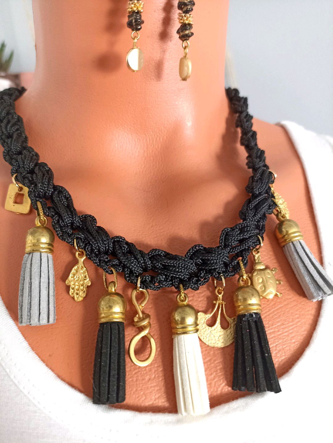 siyah-makrome-tasarim-puskullu-taki-set-siyah