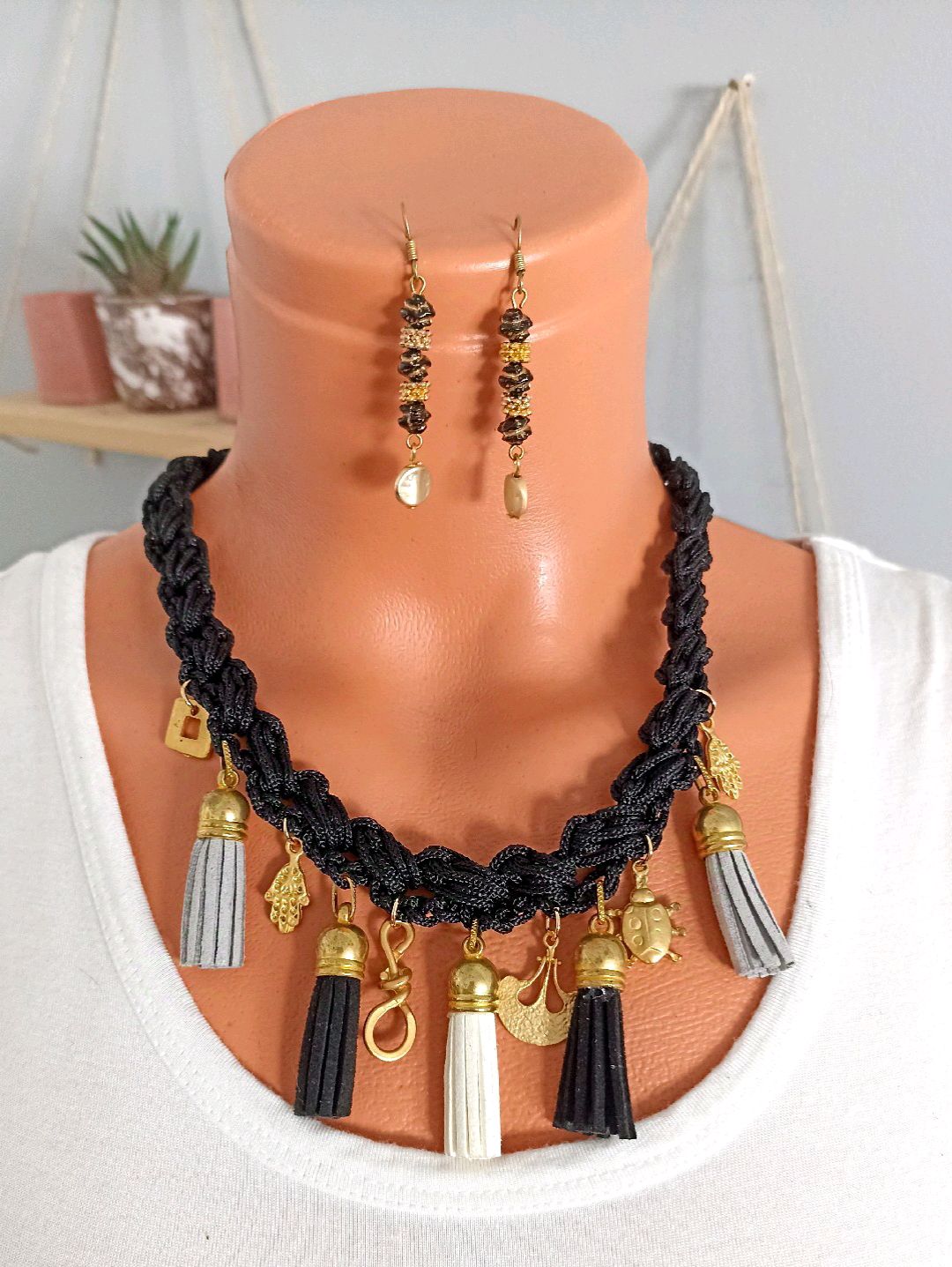 siyah-makrome-tasarim-puskullu-taki-set-siyah