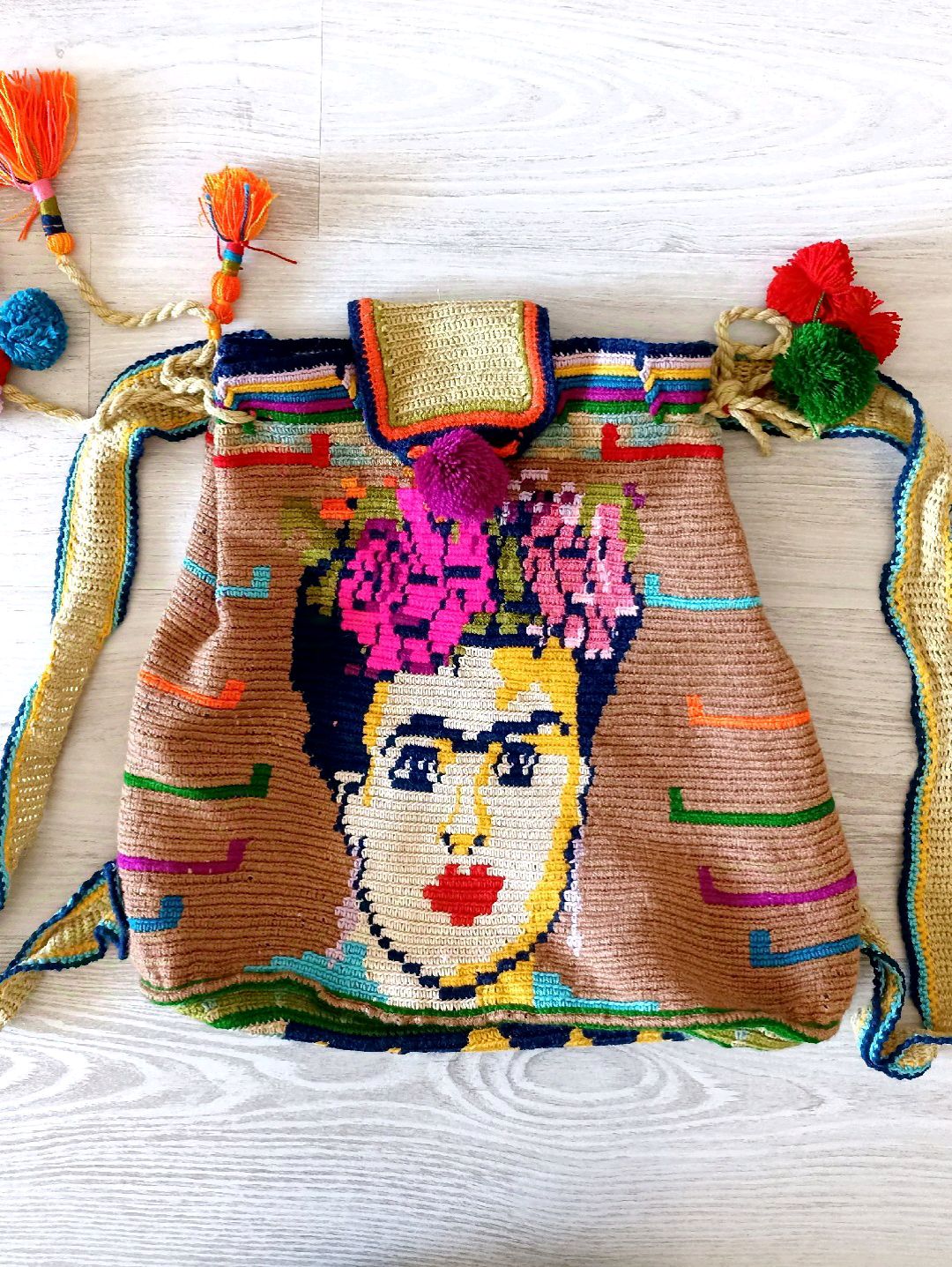 vayu-el-orgusu-tasarim-frida-kahlo-desenli-canta-cok-renkli