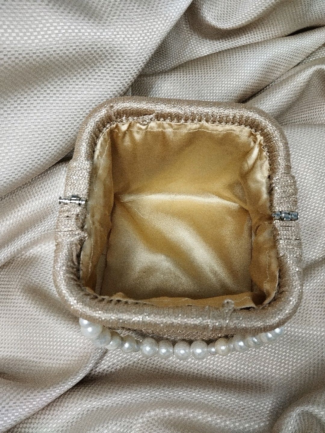 simli-inci-kulplu-burslu-abiye-canta-bej