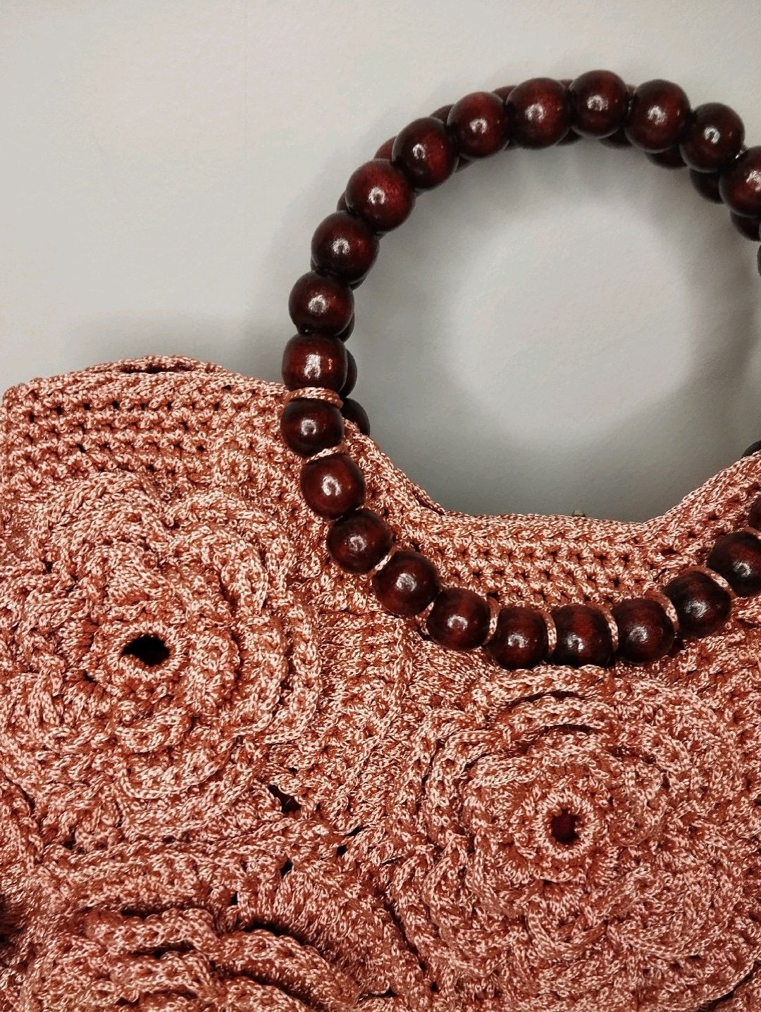 gul-motif-ahsap-sapli-pembe-sik-canta-koyu-pembe
