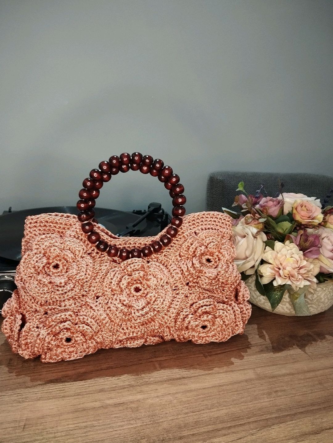 gul-motif-ahsap-sapli-pembe-sik-canta-koyu-pembe