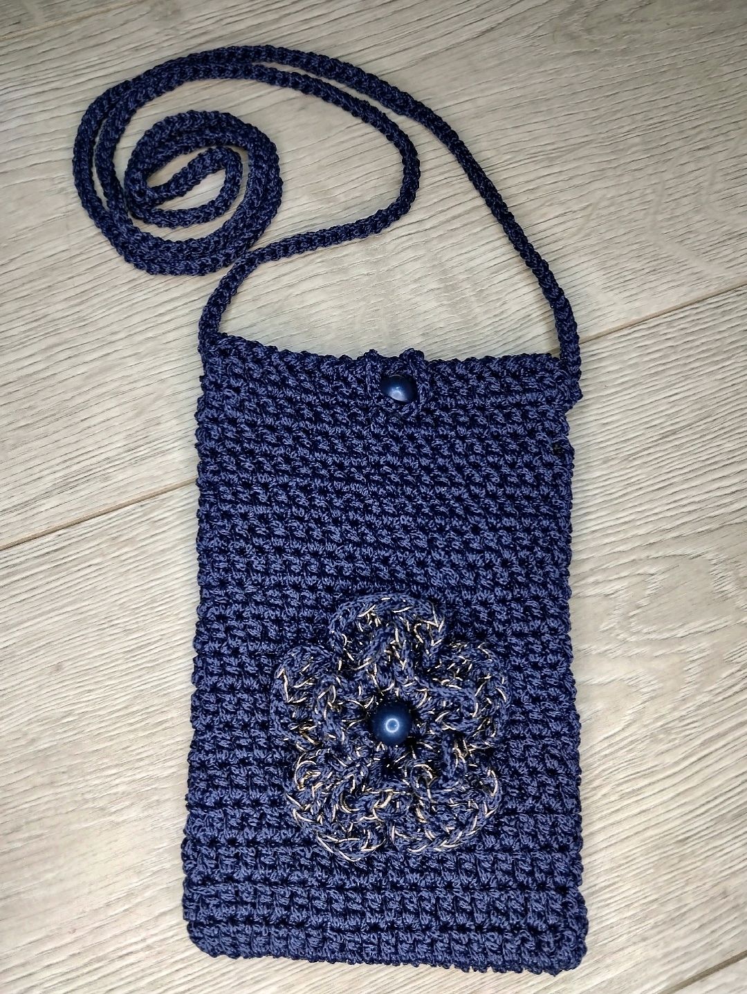 telefon-cantasi-gul-motifli-simli-lacivert-lacivert