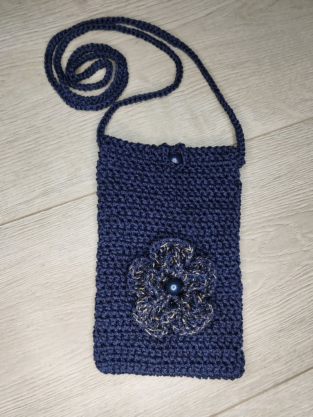telefon-cantasi-gul-motifli-simli-lacivert-lacivert