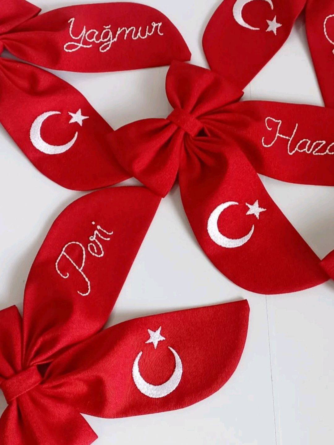 ay-yildiz-fiyonk-toka-kirmizi