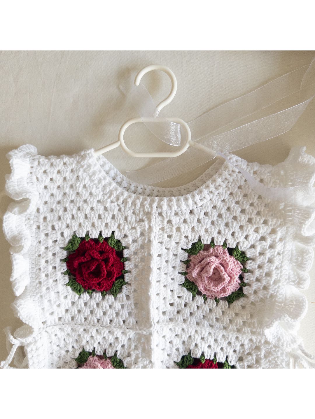 rose-bebek-suveteri-beyaz