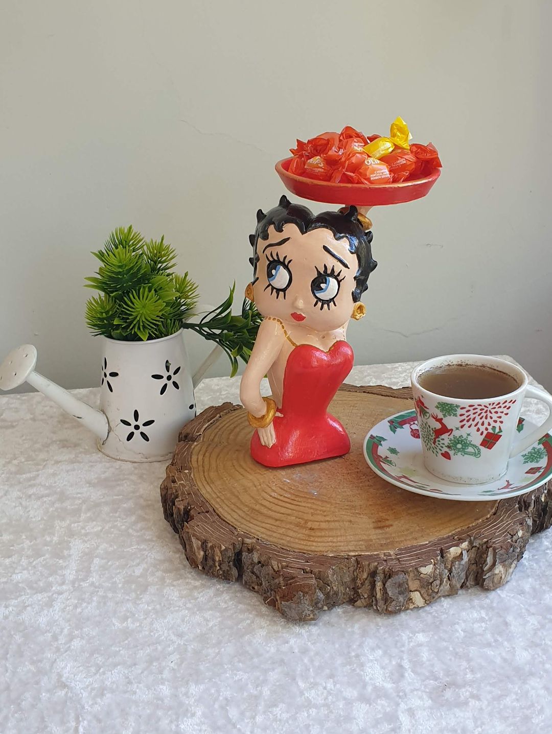 betty-boop-sunumluk-dekor-bilo-kirmizi