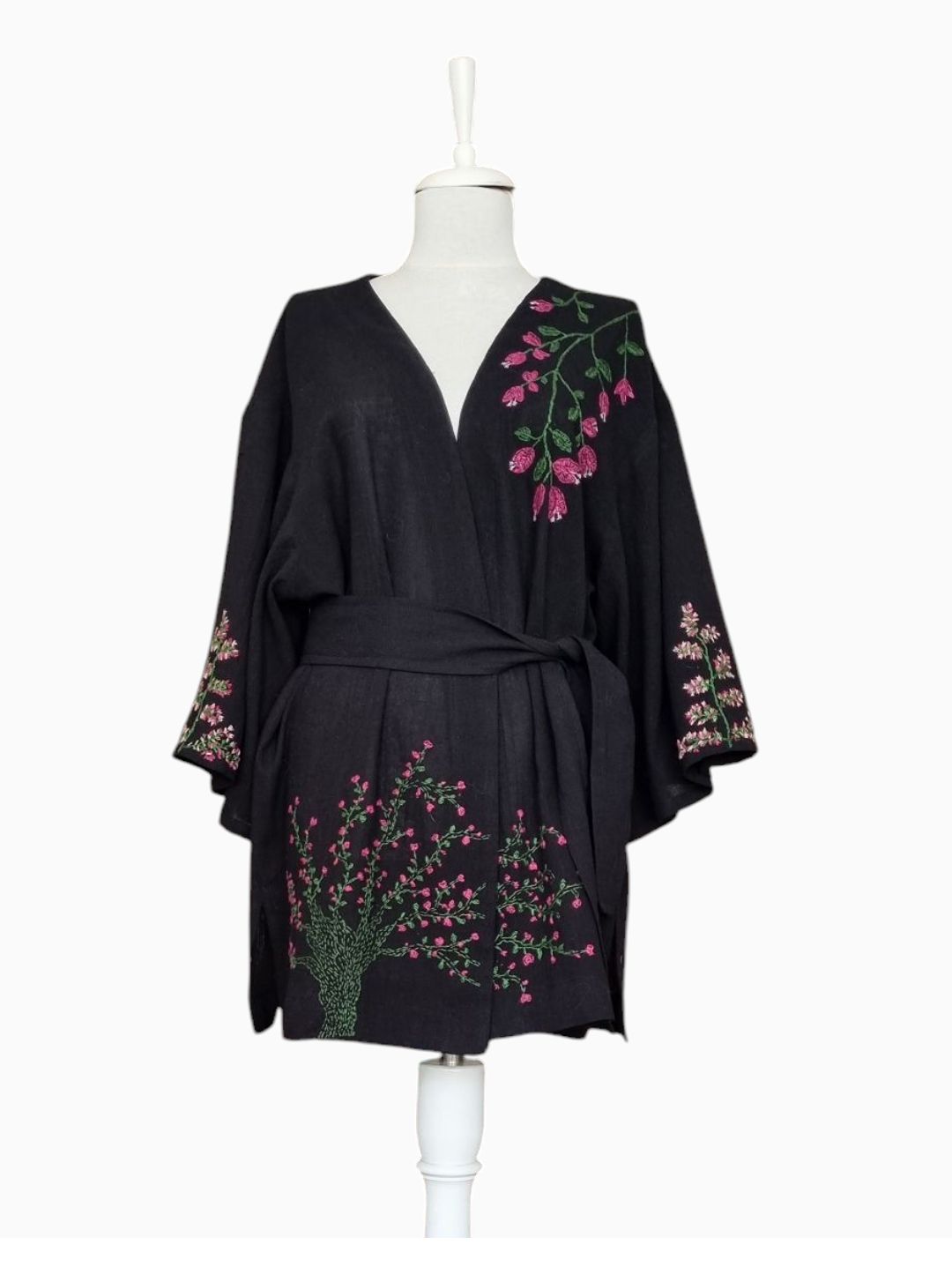 cicek-nakisli-silebezi-kimono-elbise-siyah