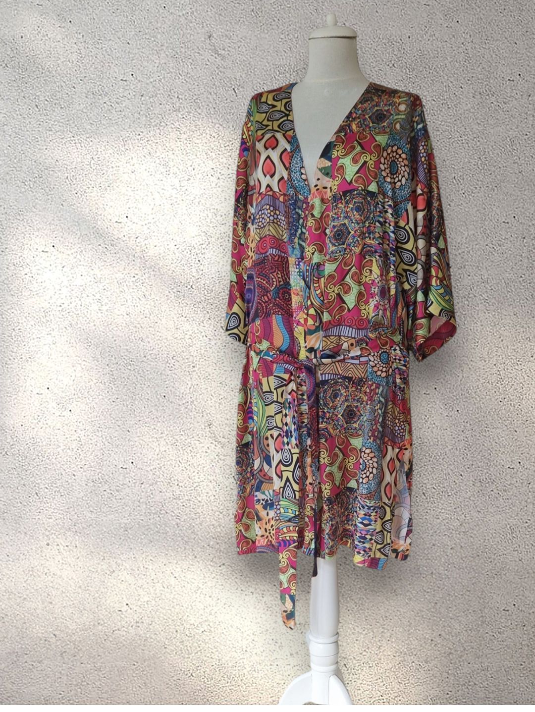 otantik-desenli-saten-kimono-cok-renkli
