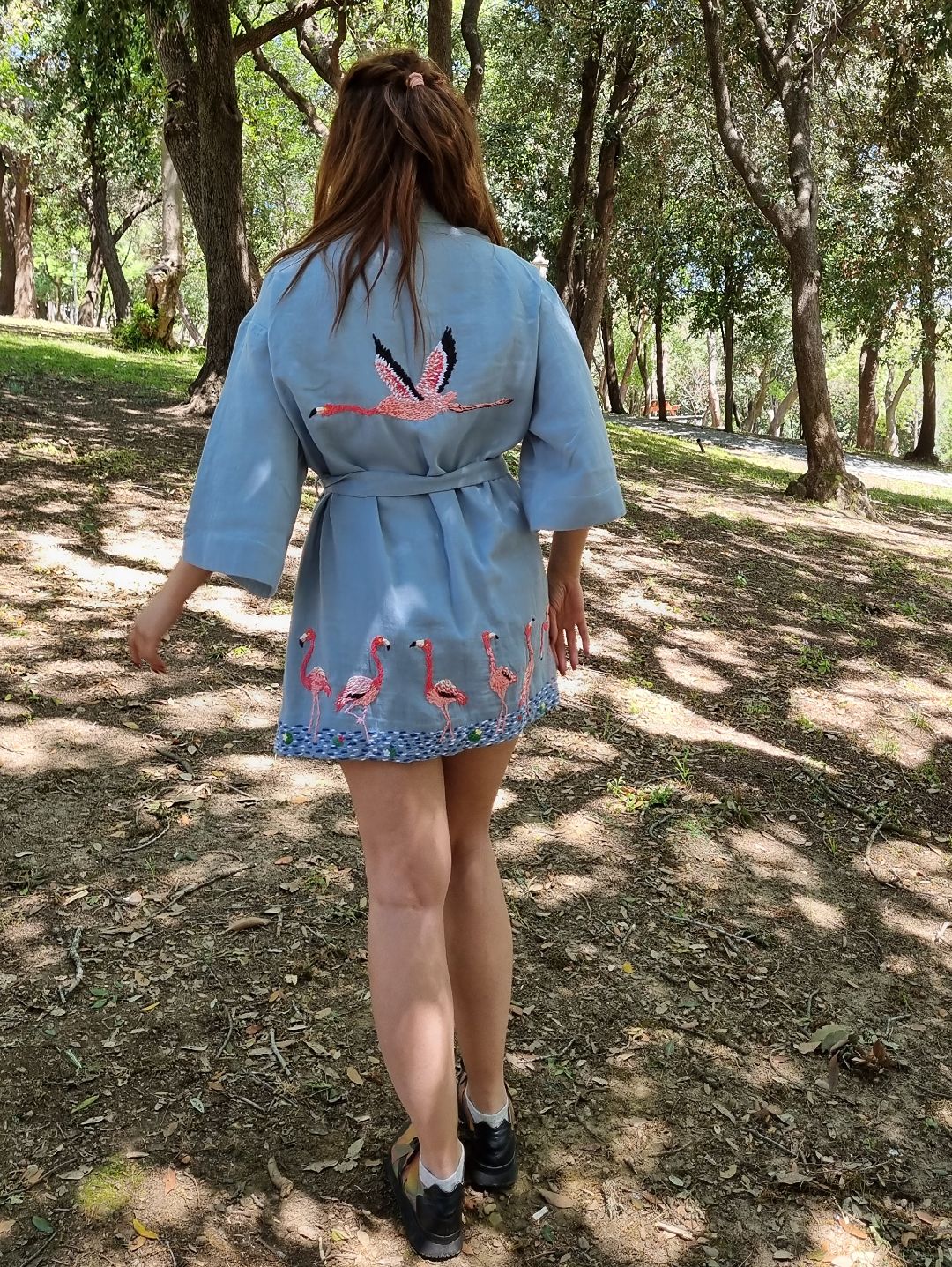 flamingo-islemeli-el-yapimi-muslin-kimono-mavi