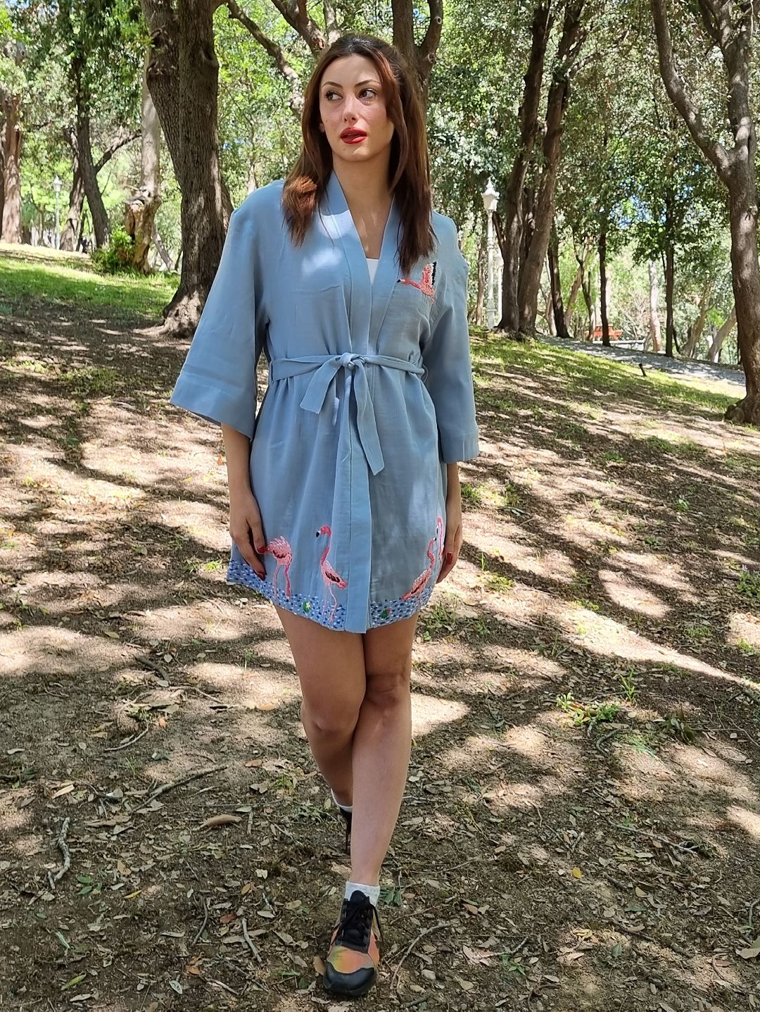 flamingo-islemeli-el-yapimi-muslin-kimono-mavi