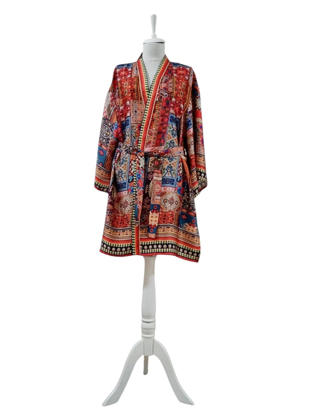 etnik-desenli-kirmizi-saten-kimono-kirmizi