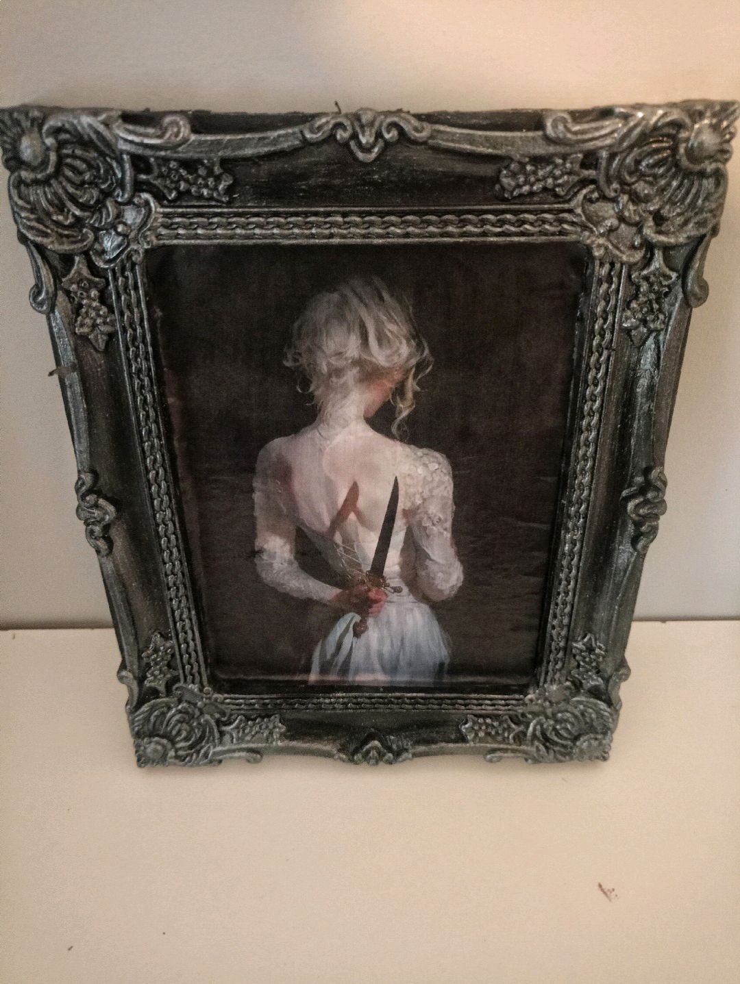 gotik-tasarim-cerceve-duvar-susu-siyah