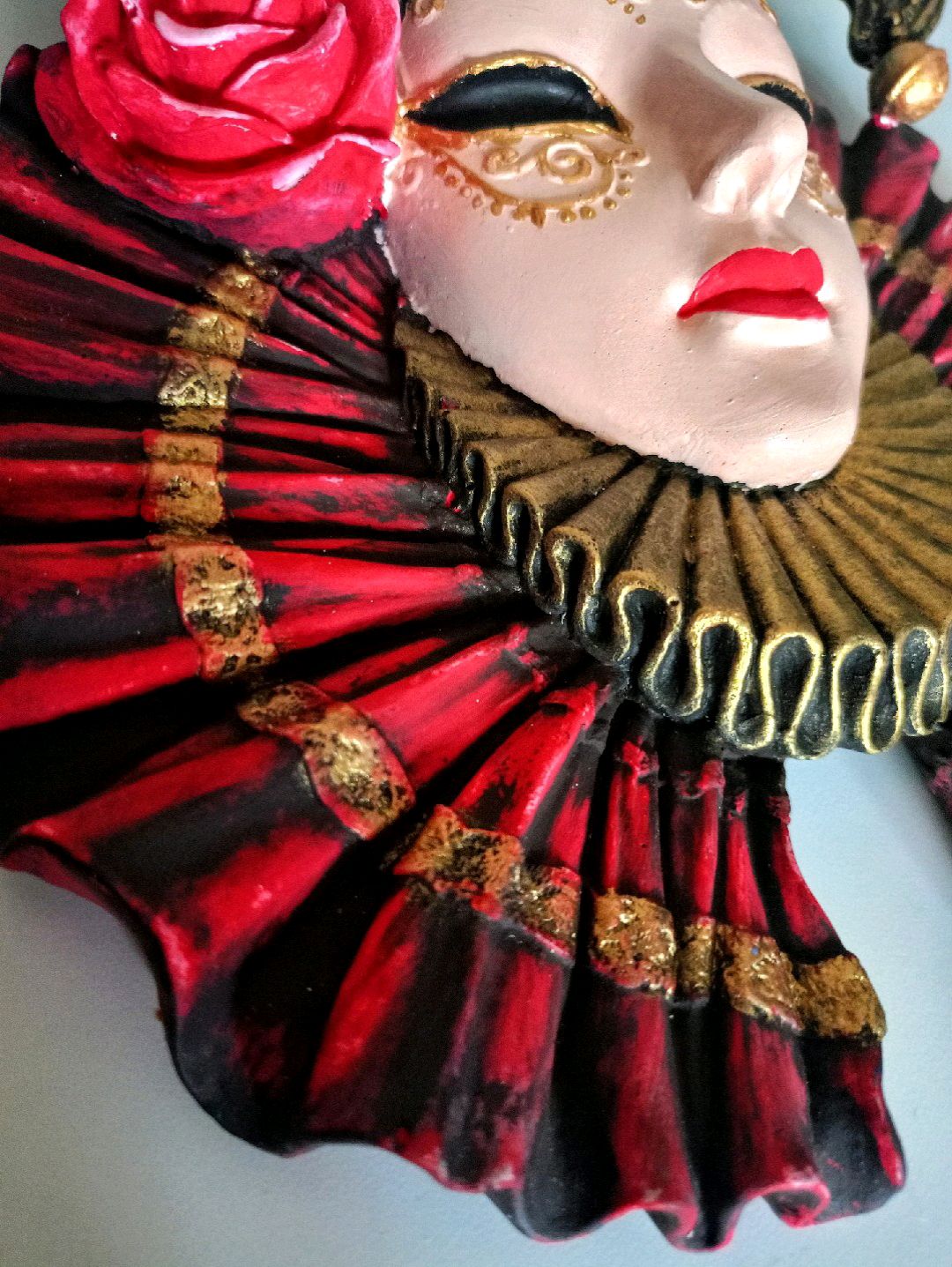 duvar-maskesi-duvar-susu-venedik-maske-bordo