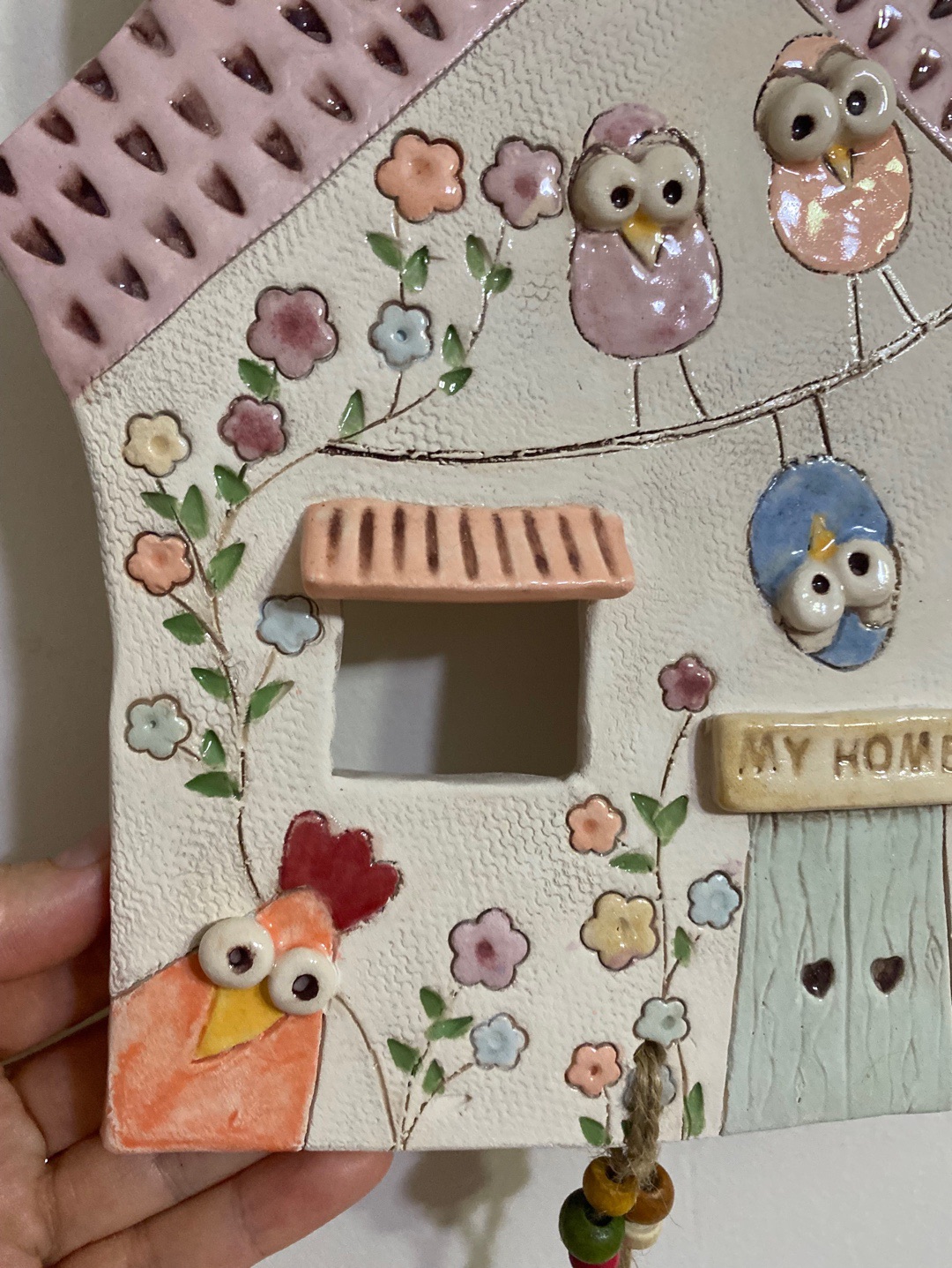 pembe-catili-seramik-ev-cok-renkli