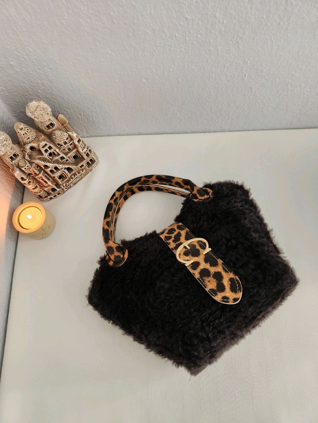 zara-model-leopar-desenli-el-yapimi-kanvas-kadin-el-cantasi-siyah