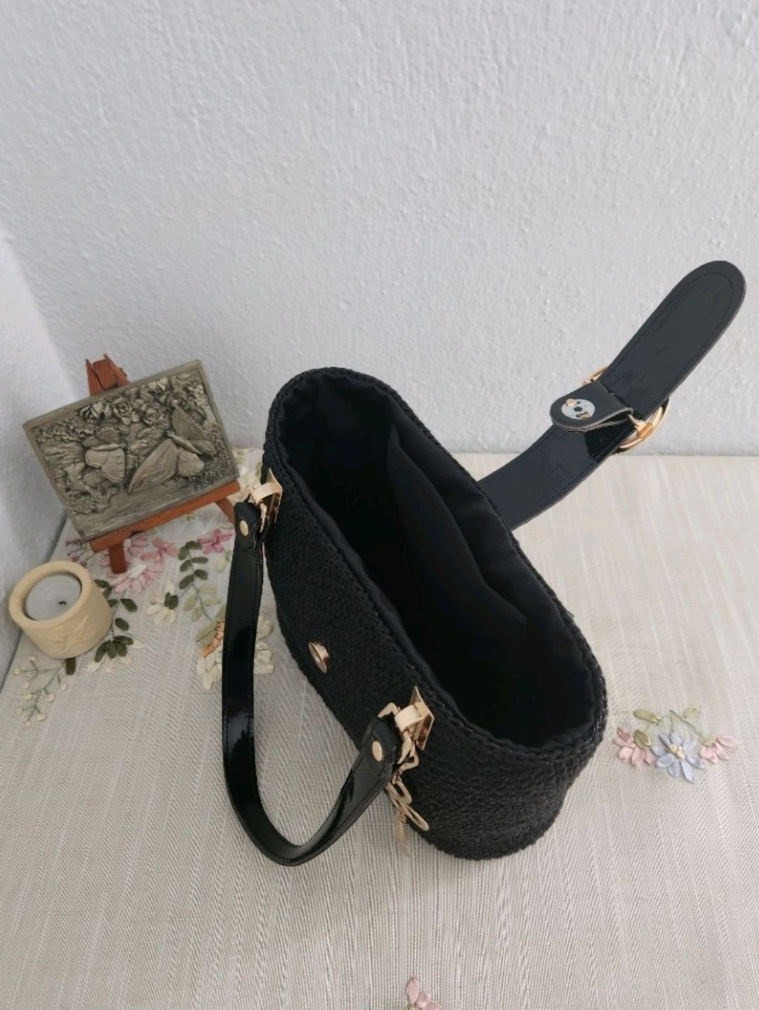 gucci-model-gold-detayli-metalik-siyah-kadin-el-cantasi-siyah