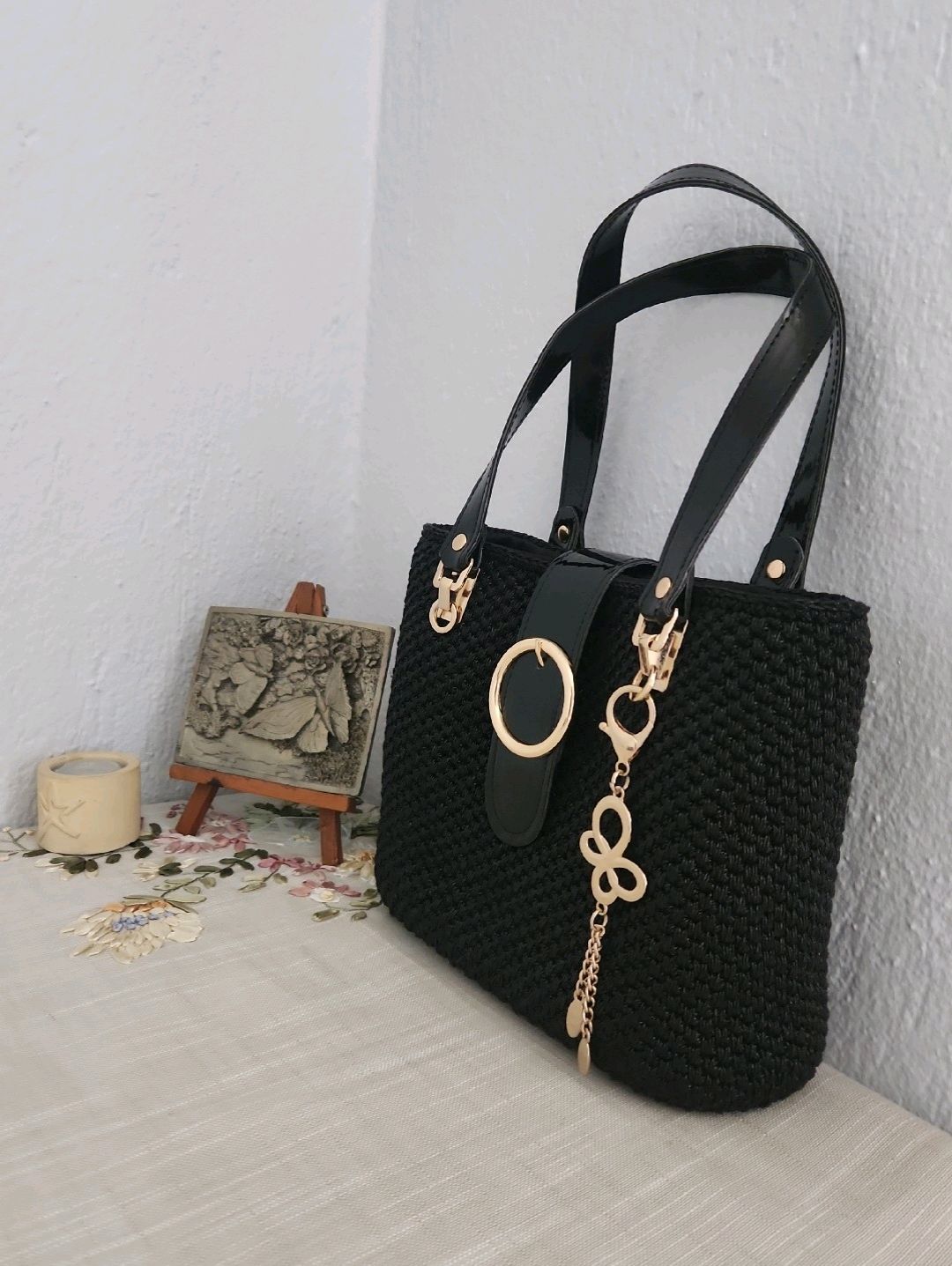 gucci-model-gold-detayli-metalik-siyah-kadin-el-cantasi-siyah
