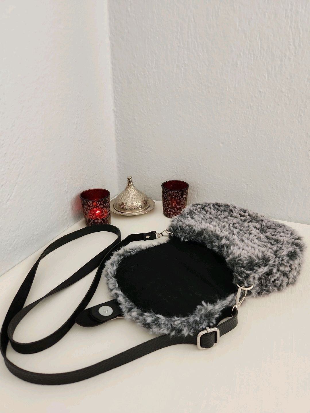 kedi-kanvas-komur-gri-pelus-kadin-mini-canta-siyah