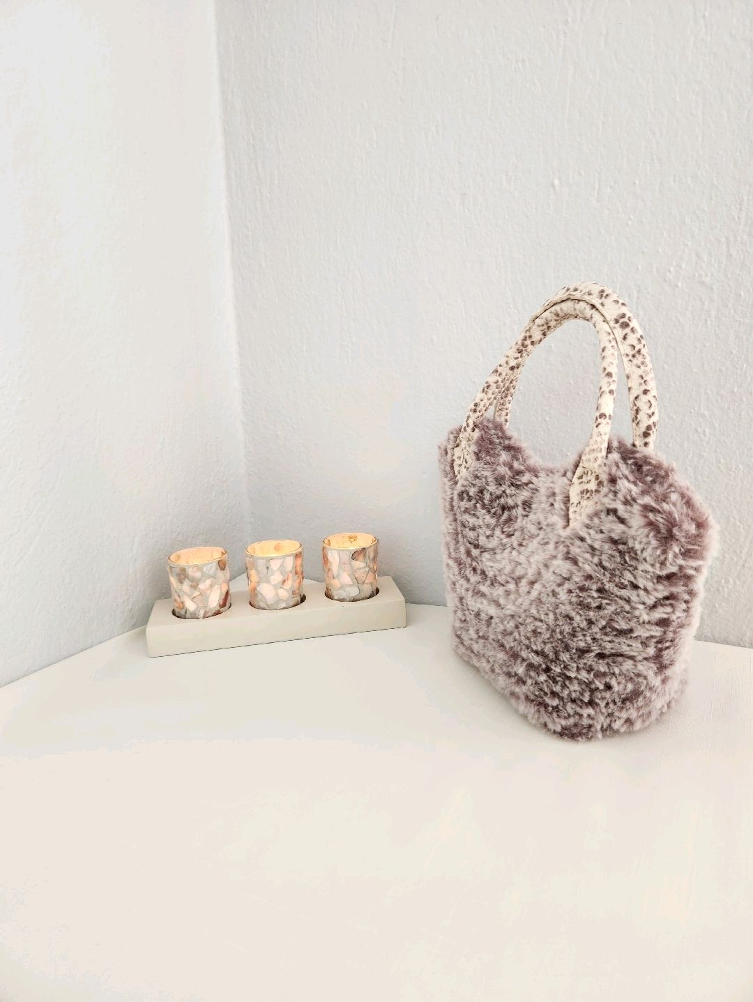 zara-model-kahve-beyaz-kanvas-pelus-kadin-el-cantasi-kahverengi