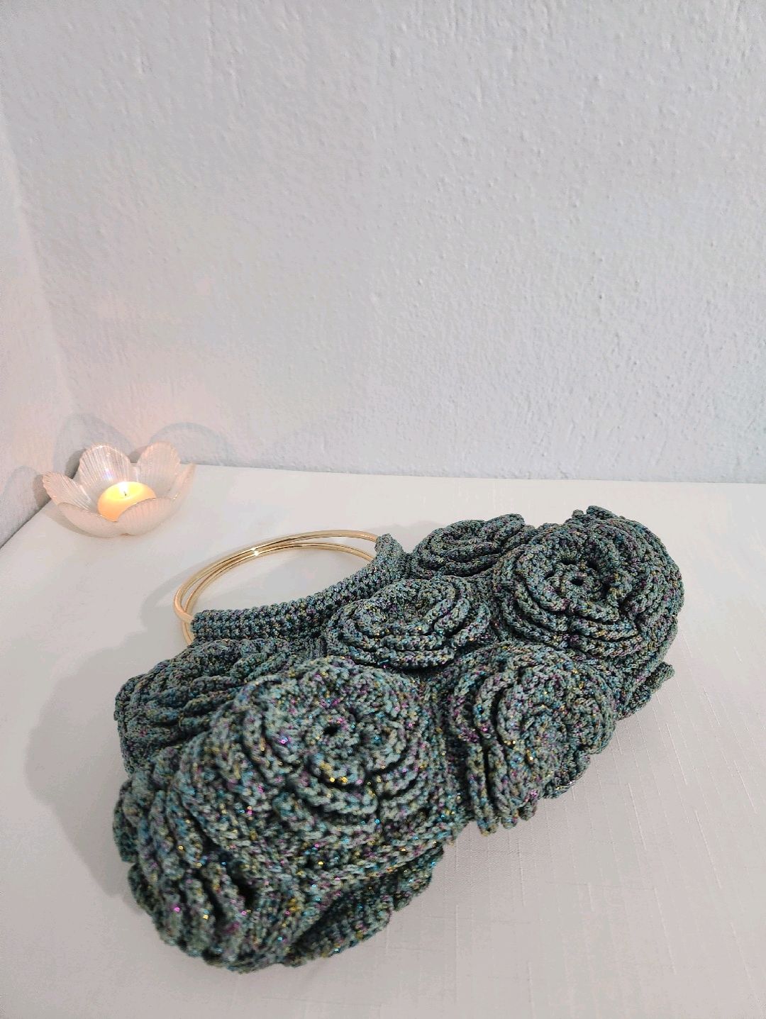 gul-motifli-cagla-yesili-isiltili-kadin-el-cantasi-yesil
