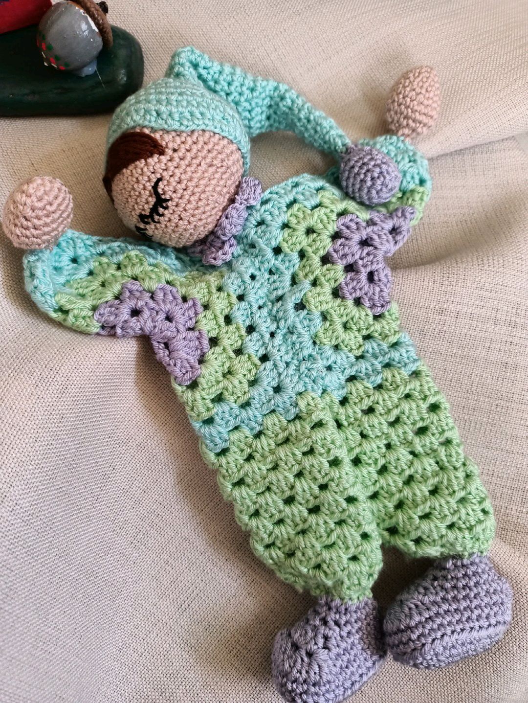 amigurami-orgu-uykuarkadasim-oyuncak-lila