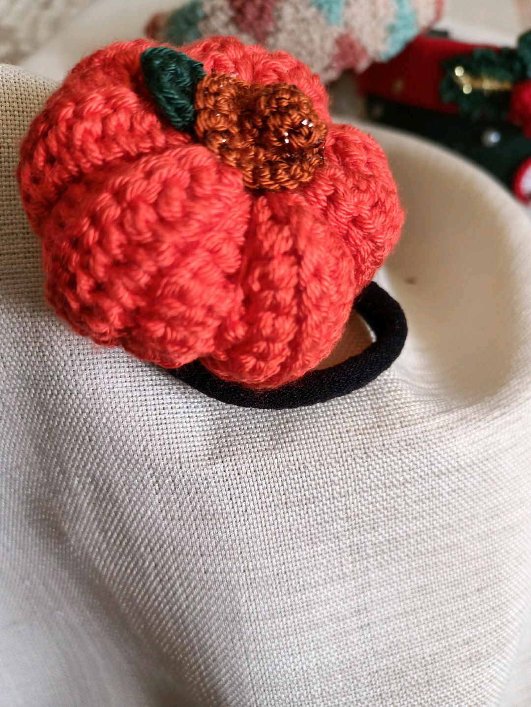amigurami-orgu-balkabagi-lastik-toka-turuncu