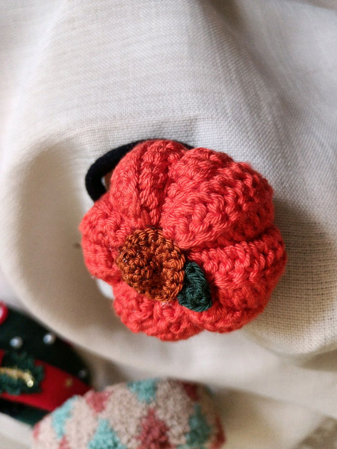 amigurami-orgu-balkabagi-lastik-toka-turuncu