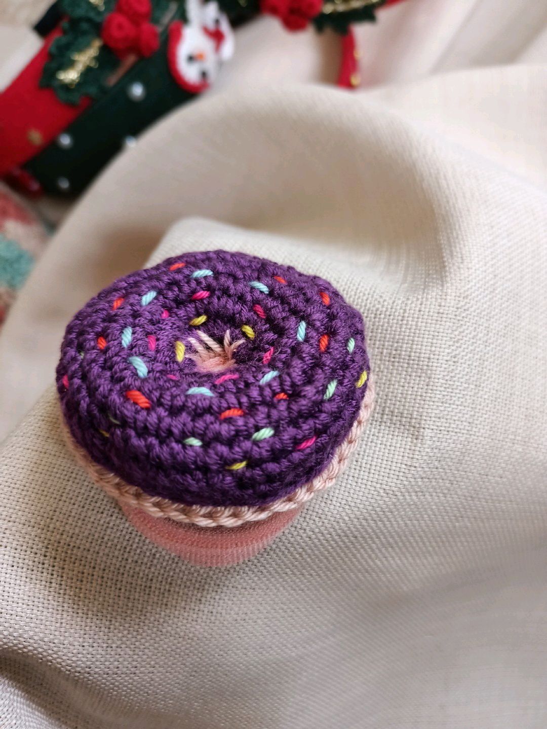amigurami-orgu-donut-lastik-toka-mor
