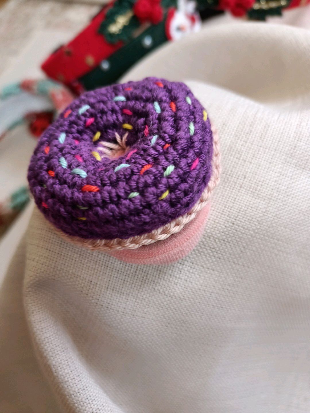 amigurami-orgu-donut-lastik-toka-mor