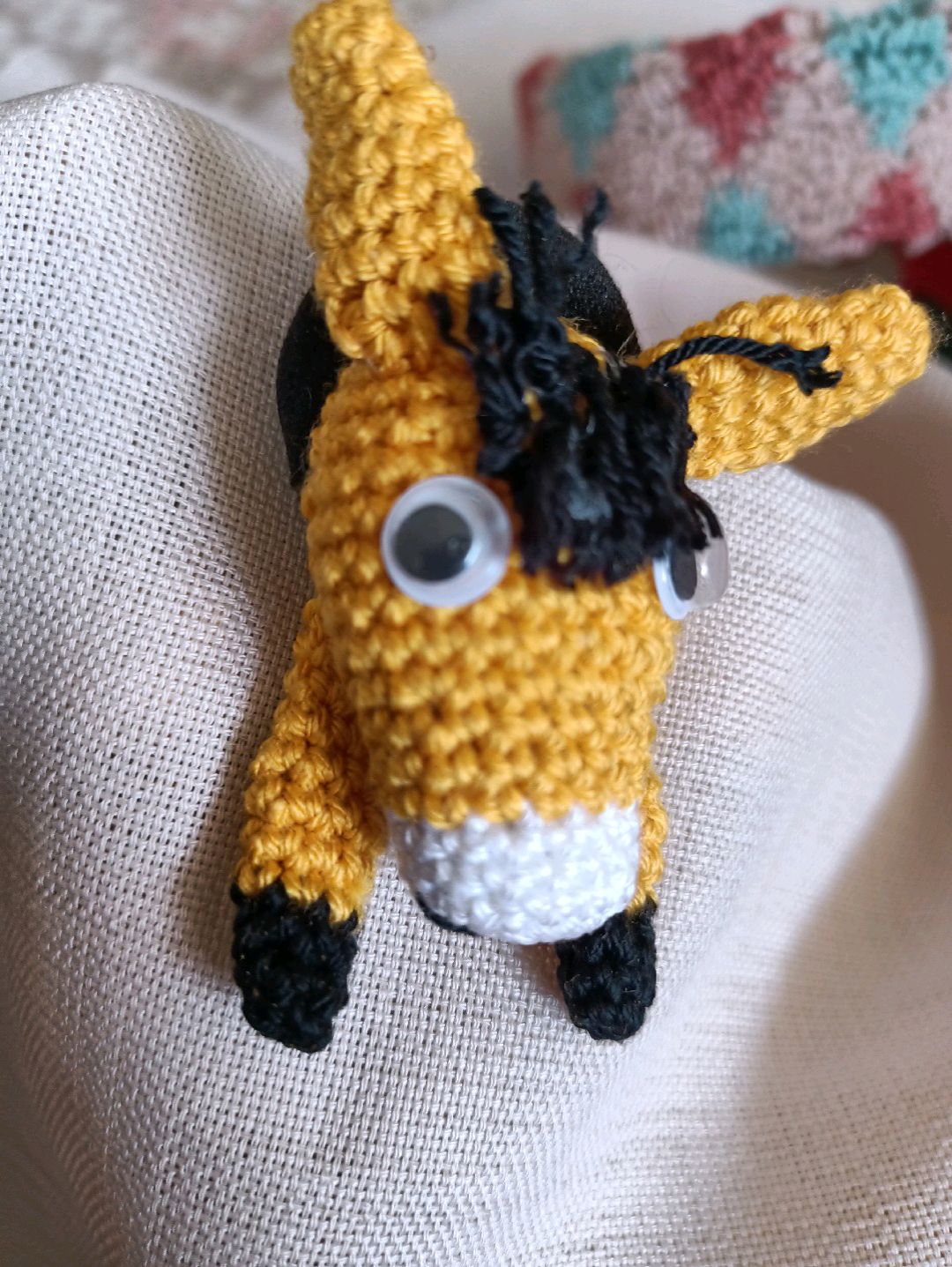 hayvan-figurlu-amigurami-orgu-lastik-toka-bej