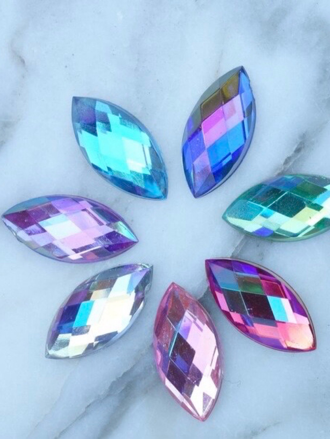 yaprak-seklinde-rhinestone-susleme-tasi-cok-renkli