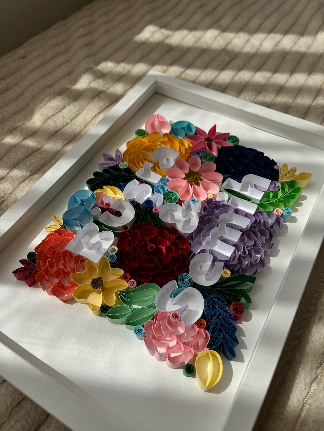 sevgilin-ve-senin-isme-ozel-quilling-tablo-cok-renkli