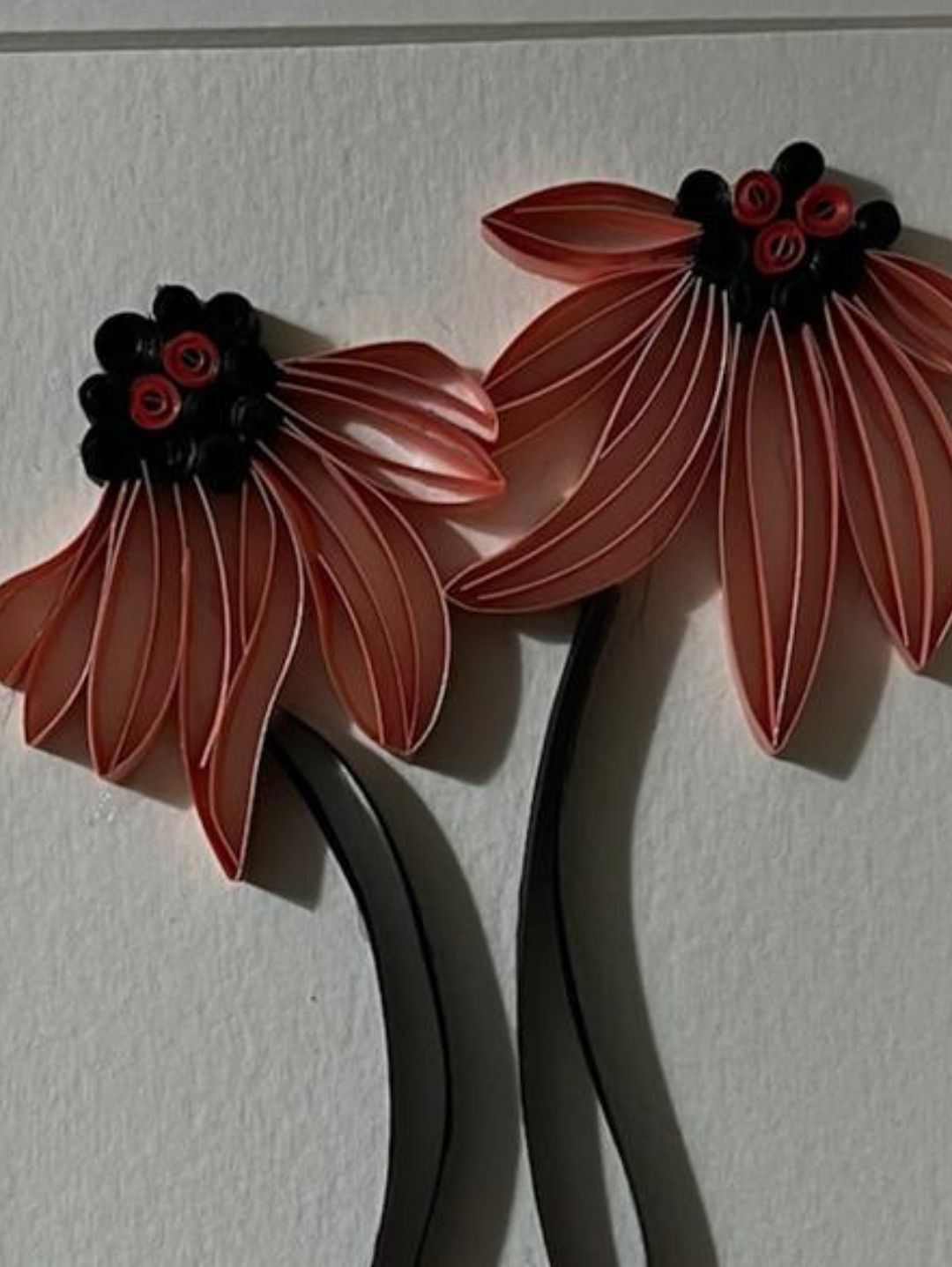 pembe-cicek-el-yapimi-quilling-tablo-karanfil-pembesi