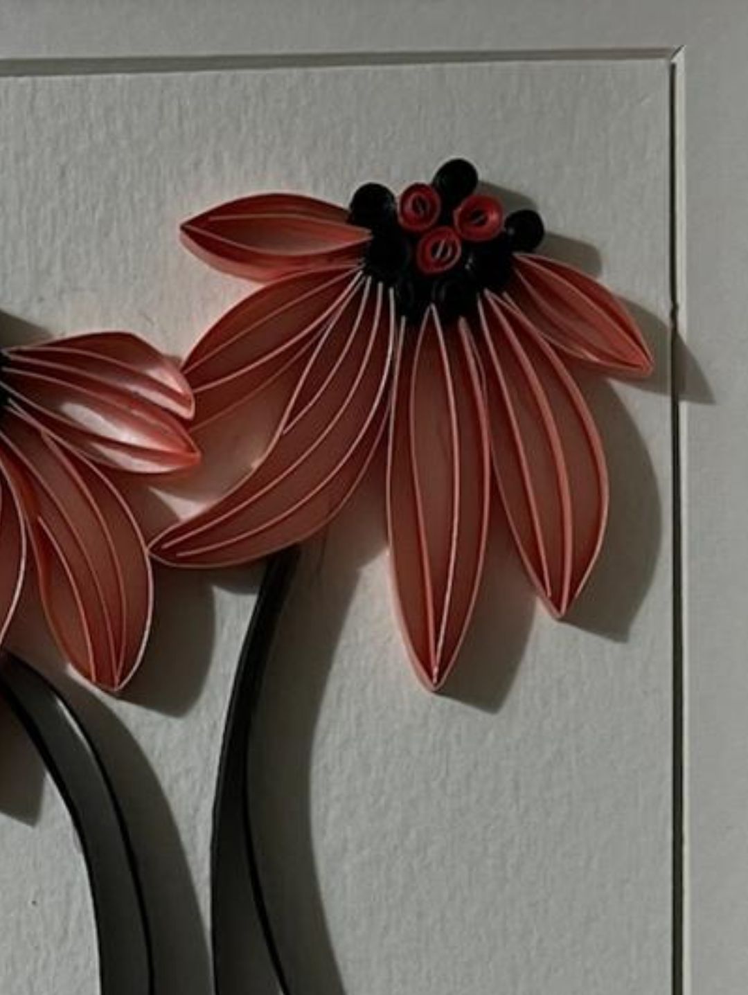 pembe-cicek-el-yapimi-quilling-tablo-karanfil-pembesi