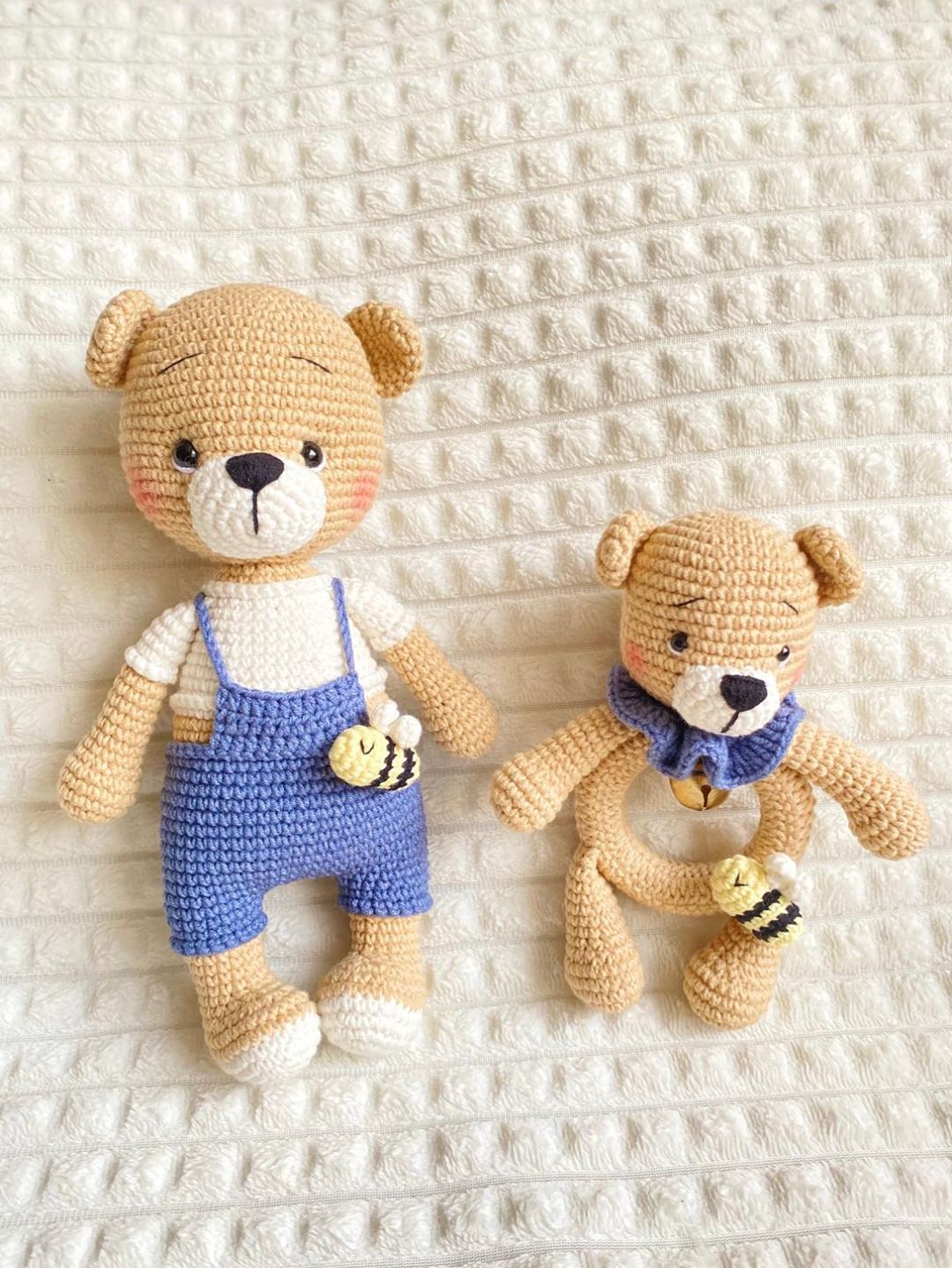 amigurumi-yenidogan-uyku-arkadasi-ayicik-ve-cingirak-2li-set-lacivert