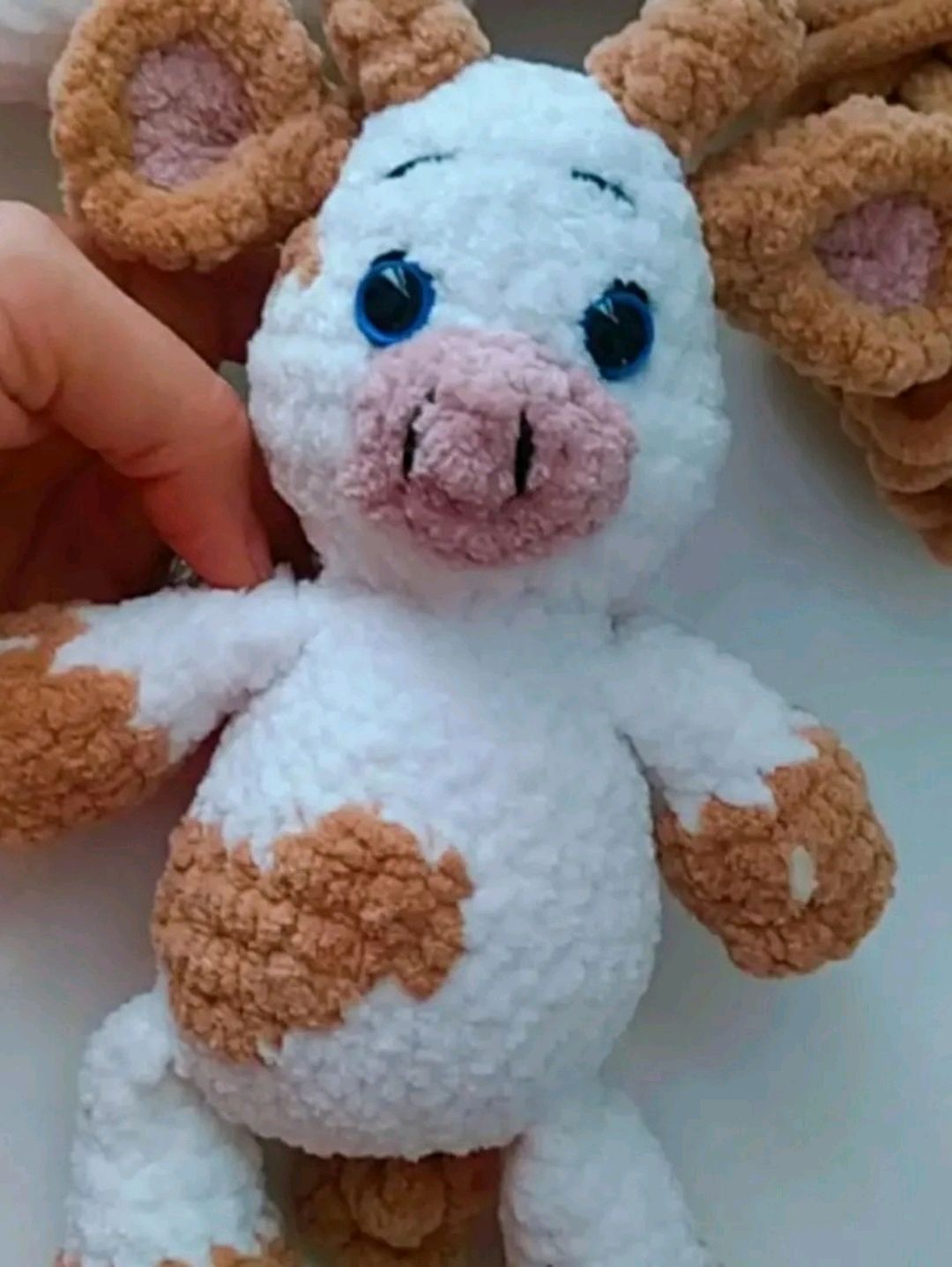 amigurumi-kadife-buzagi-beyaz