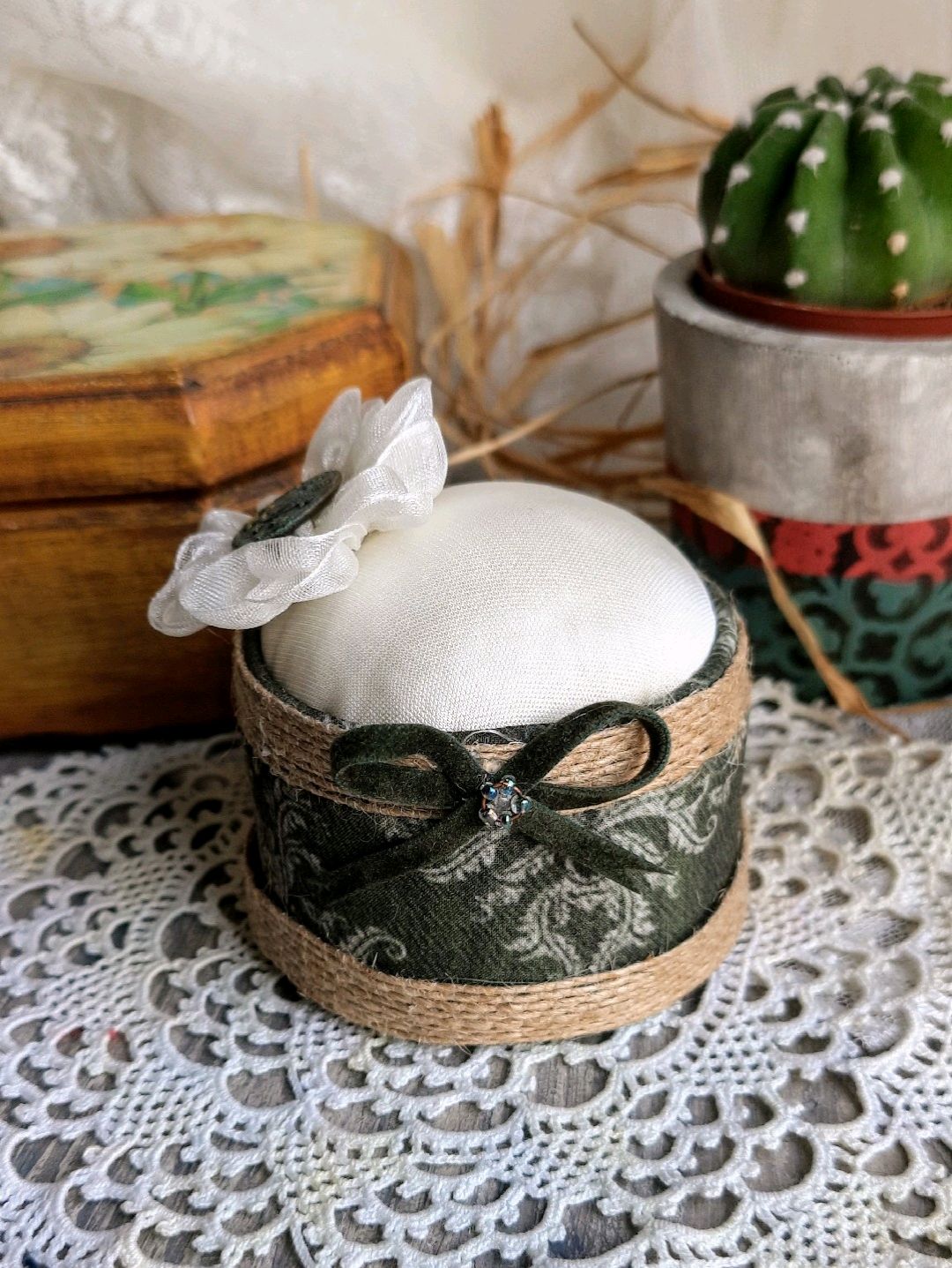vintage-igne-yastigi-koyu-yesil