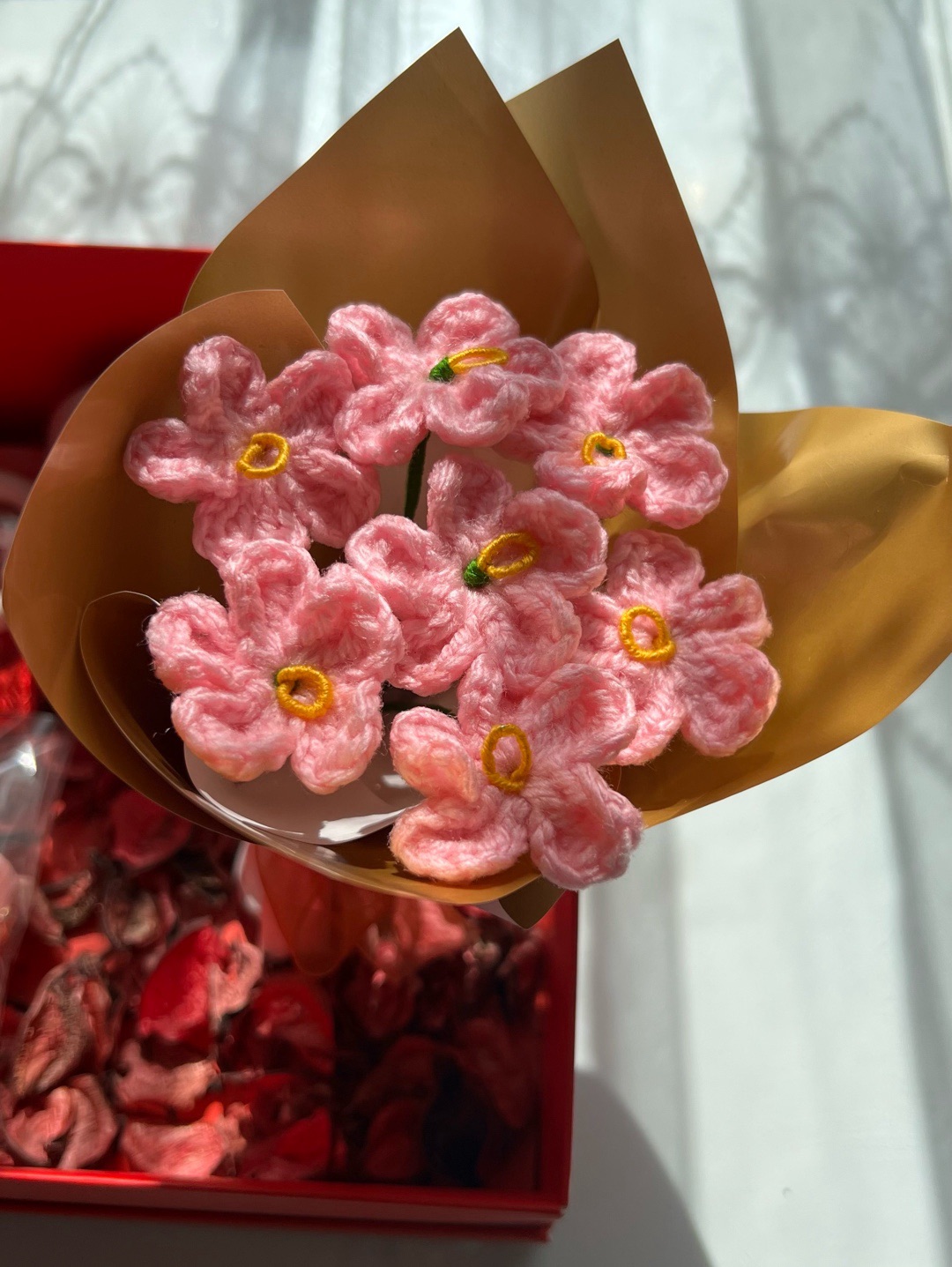 unutma-beni-cicegi-hediye-kutusu-pembe-pembe