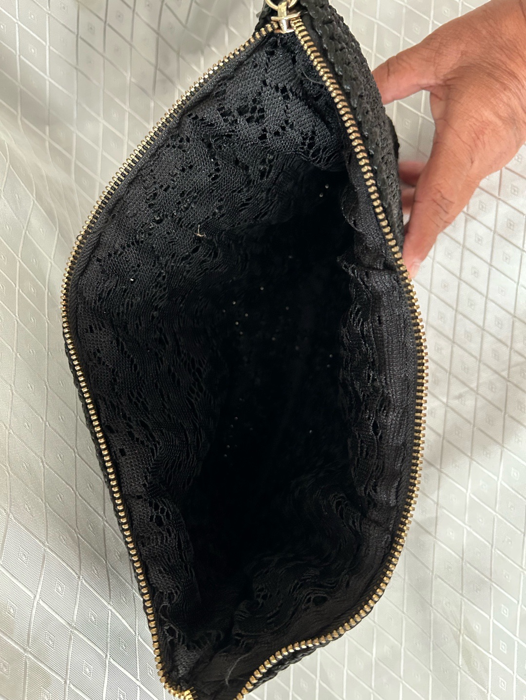 siyah-tul-cicek-detayli-clutch-siyah