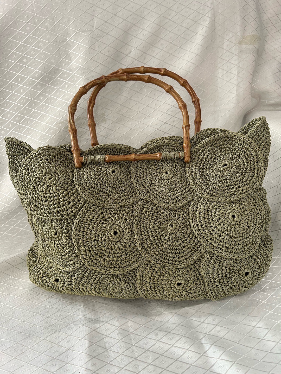 kagit-ip-yuvarlak-motifli-yesil-canta-pastel-yesili