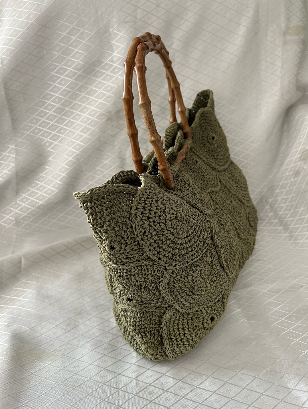 kagit-ip-yuvarlak-motifli-yesil-canta-pastel-yesili
