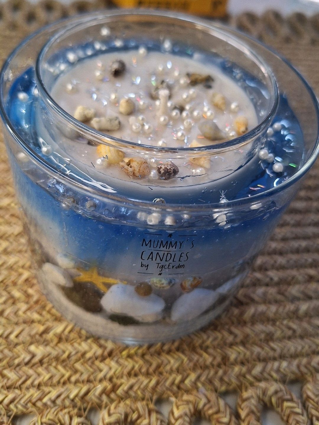 akvaryum-kavanozu-mum-cok-renkli
