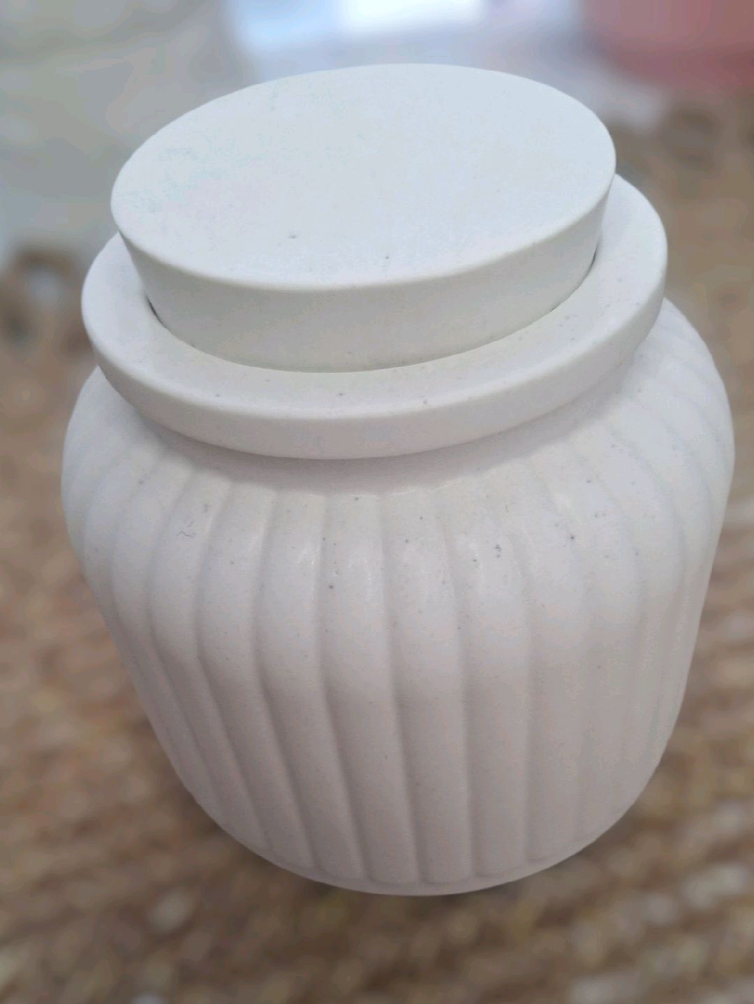 kapakli-vazo-beyaz