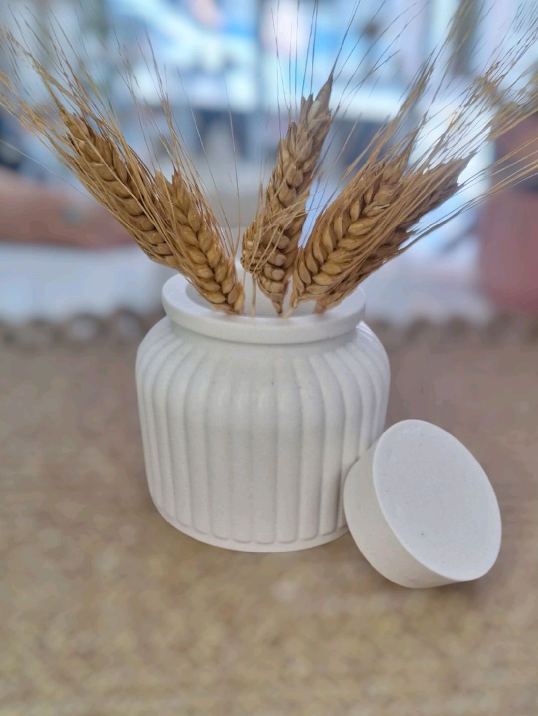kapakli-vazo-beyaz
