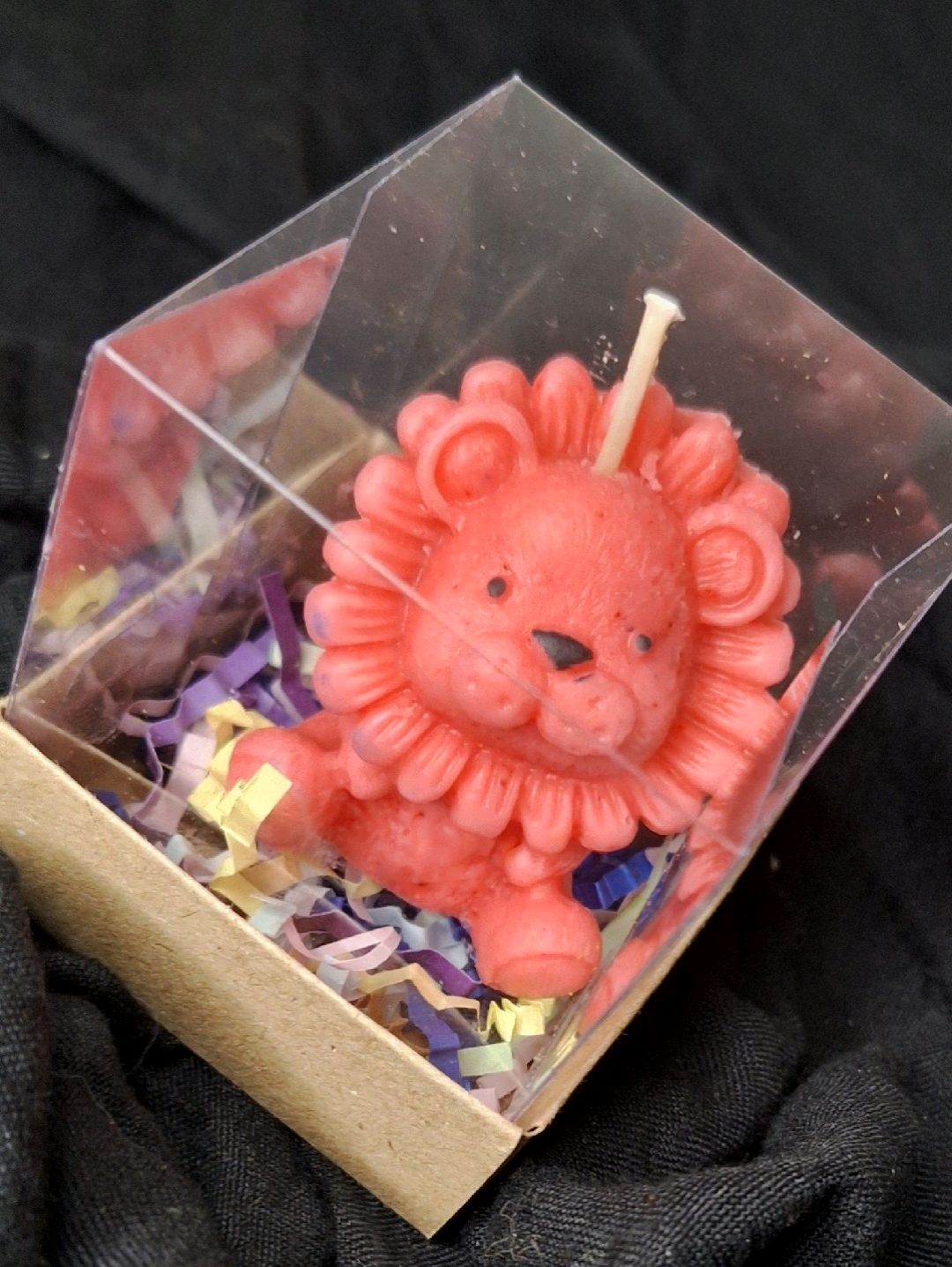 aslan-figur-mum-pembe