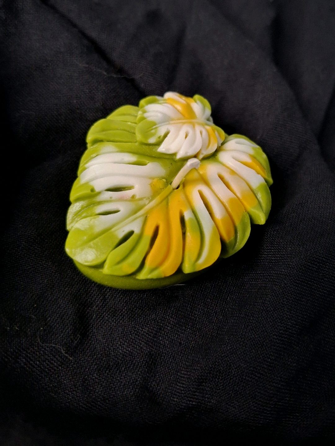 monstera-yaprak-mum-yesil